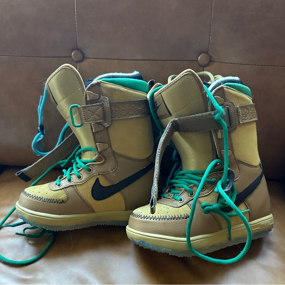 Rare Nike Zoom Force 1 snowboard boots